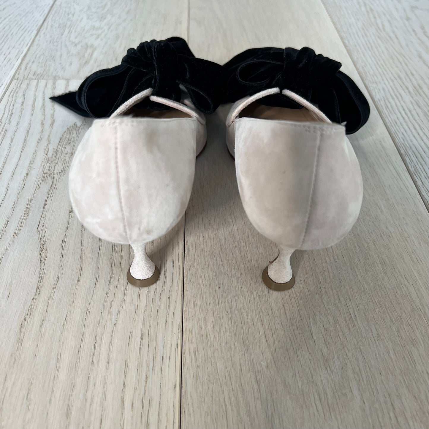 Manolo Blahnik Shoes Size 35