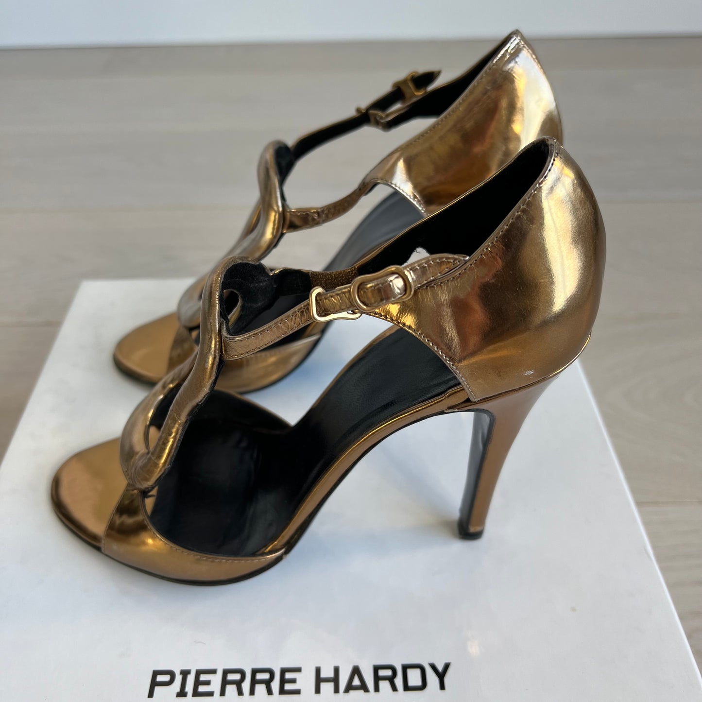 Pierre Hardy Shoes Size 6 1702 Calf Leather Gold